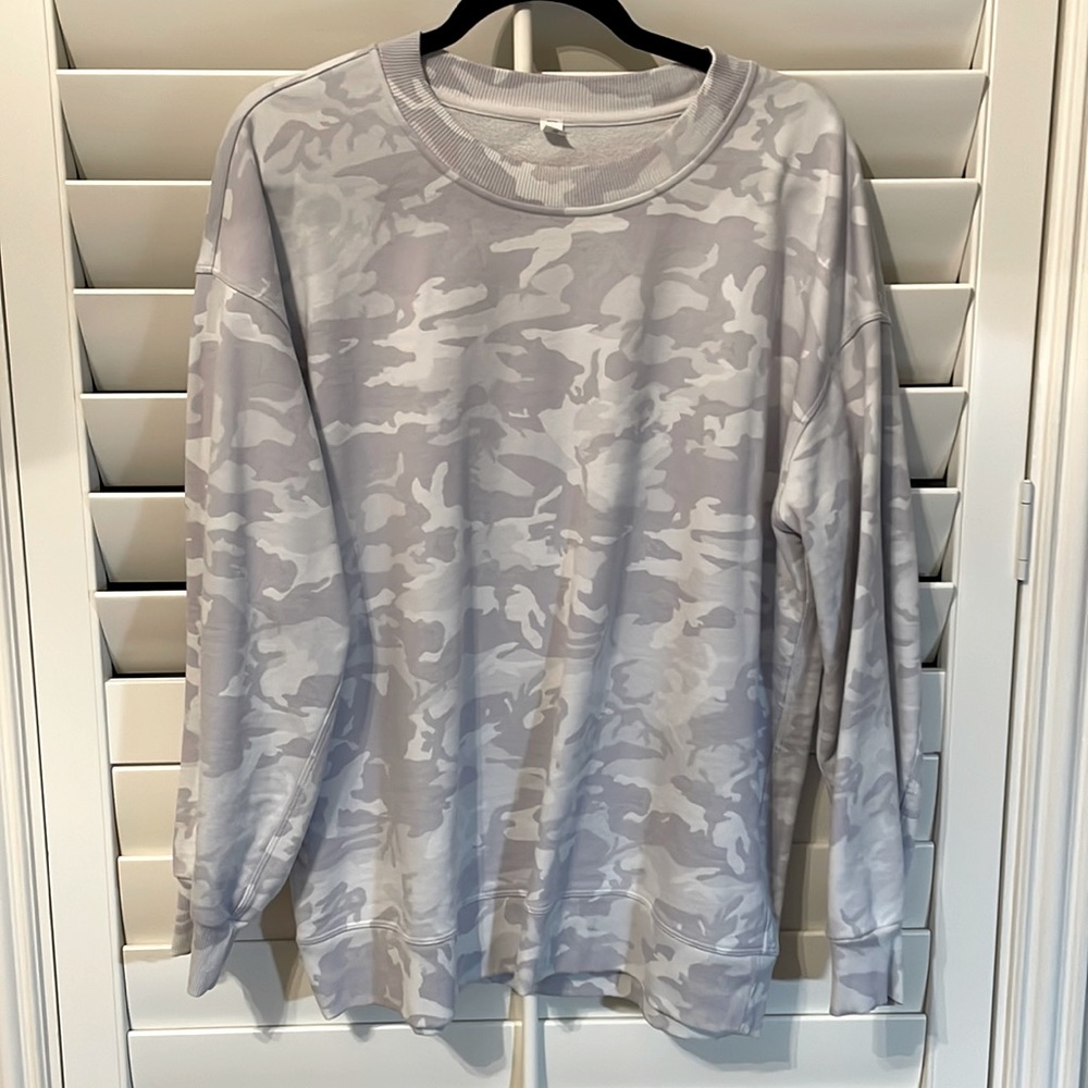 Lululemon Perfectly Oversized Crew in New Condition.